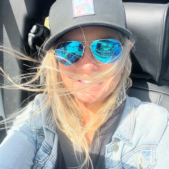 Meet your Posher, Kim - Picture 1 of 1